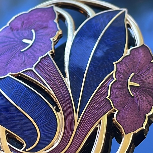 Brooch - Picture 3 of 9